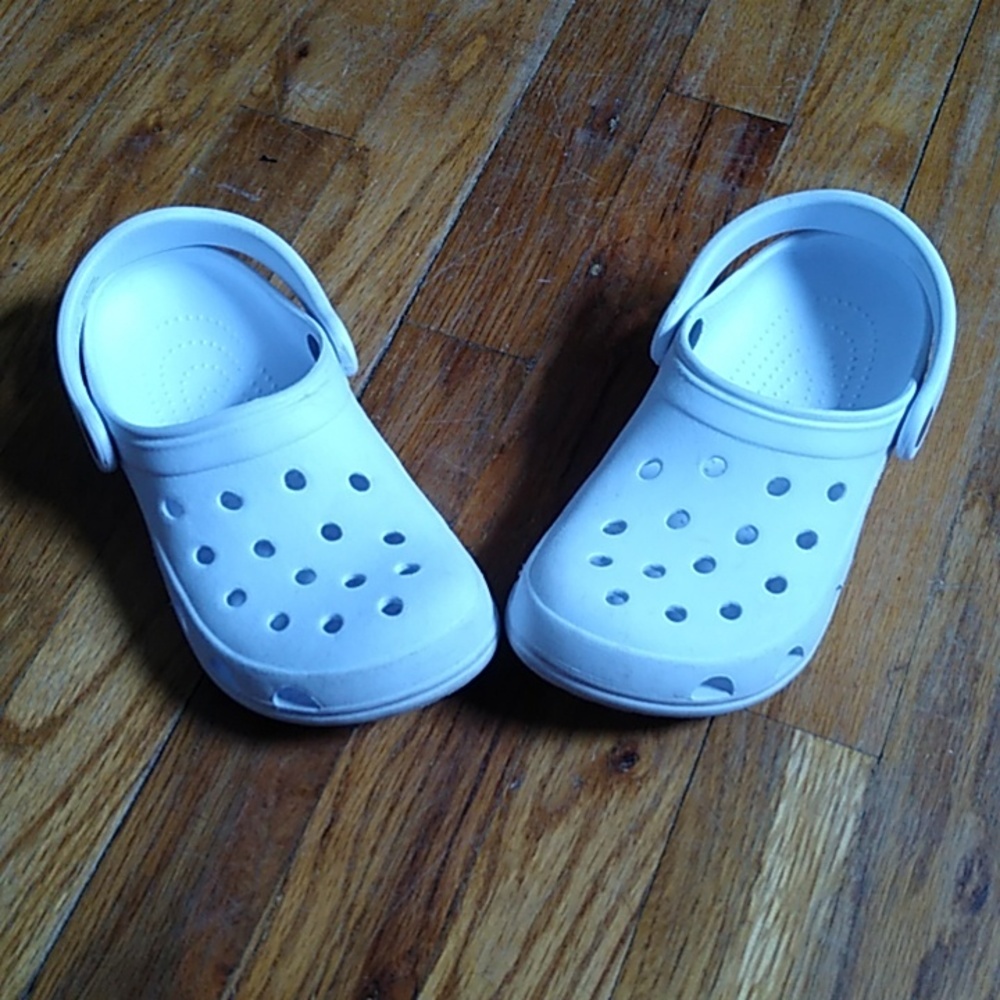 Youth Size 6 Croc-style Clogs in White, good used condition
